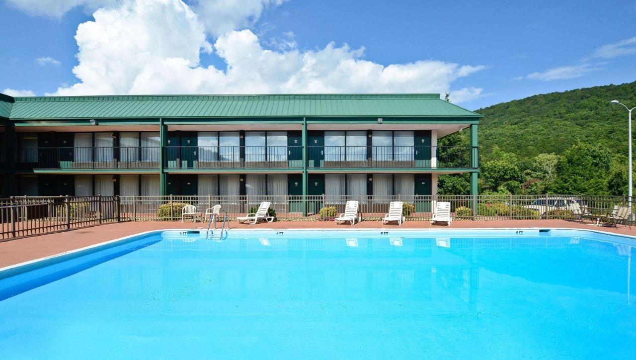 Magnuson Hotel Mountain View Covington Екстериор снимка